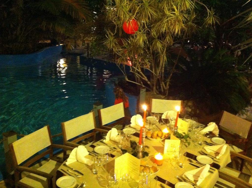 דורבורי Tropical Hotel מראה חיצוני תמונה