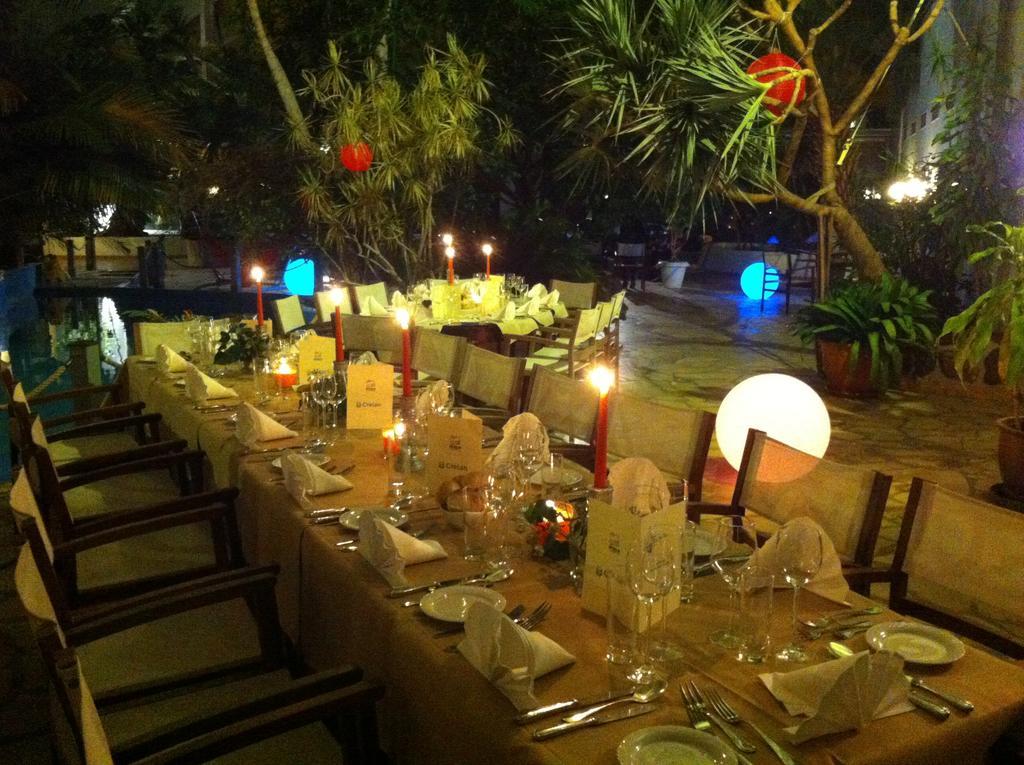 דורבורי Tropical Hotel מראה חיצוני תמונה