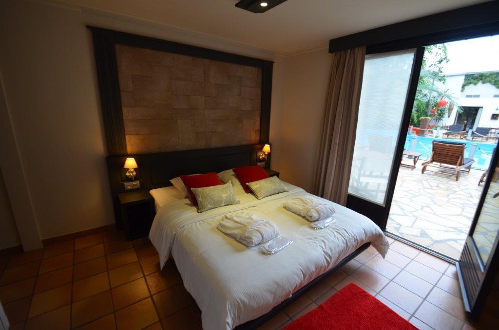 דורבורי Tropical Hotel מראה חיצוני תמונה
